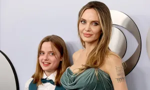 Angelina Jolie có hình xăm đôi với con gái